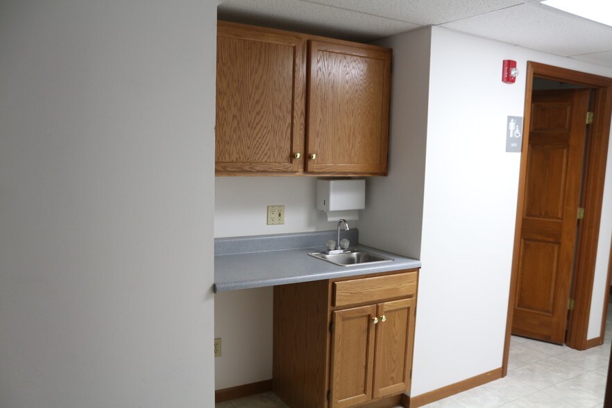 More Photos Of 450 S Durkin Dr, Springfield Office For Lease