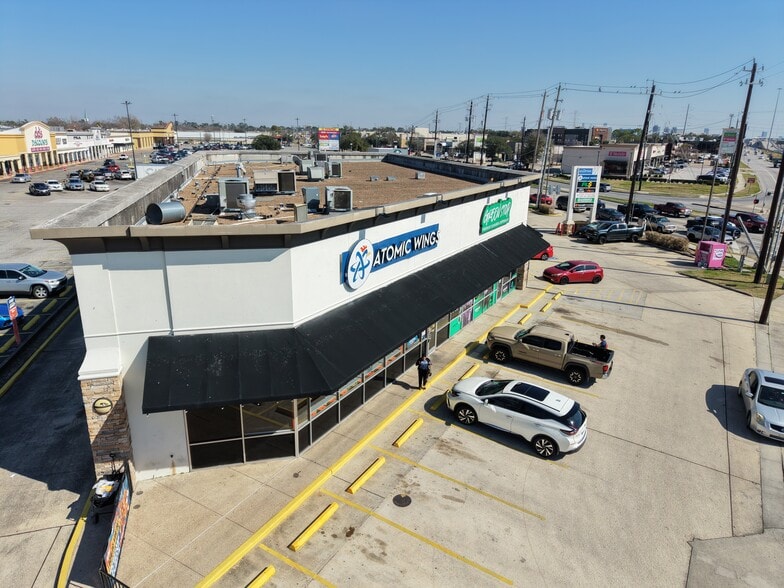 More Photos Of 11200 Northwest Fwy, Houston Storefront Retail Office For Lease