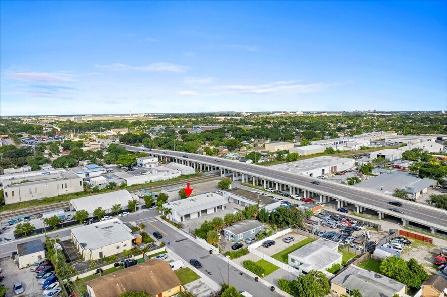 More Photos Of 4010 Miller Ave, West Palm Beach Light Distribution For Sale