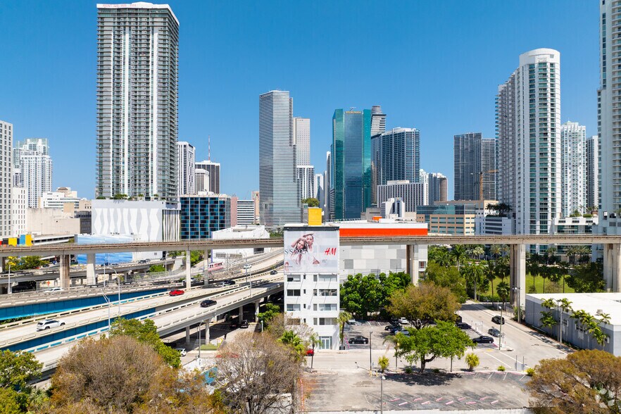 More Photos Of 111 SW 3rd St, Miami Loft Creative Space For Lease