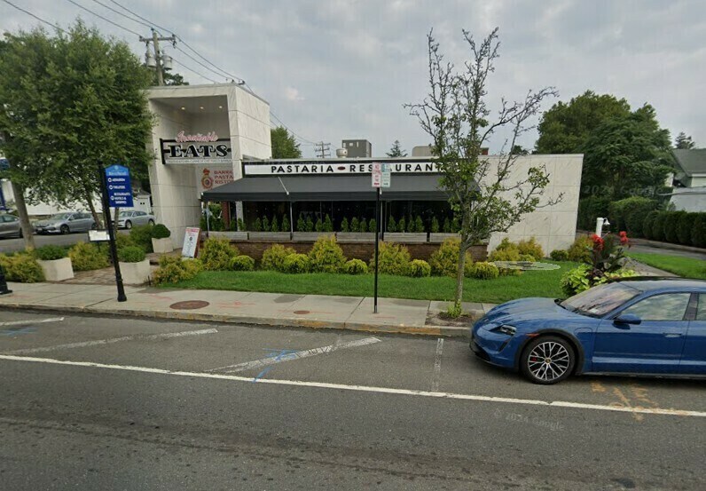 More Photos Of 300 E Main St, Riverhead Restaurant For Lease