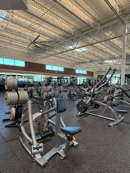 More Photos Of 9955 Braun Rd, Helotes Health Club For Sale