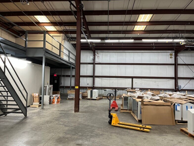 More Photos Of 1180 Stratford Rd, Stratford Manufacturing For Lease