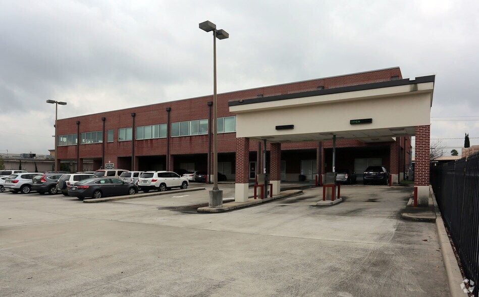 More Photos Of 5410 Bellaire Blvd, Bellaire Office For Lease