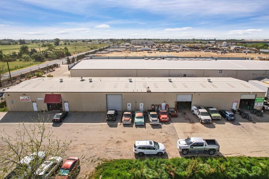 More Photos Of 12811 E Brandt Rd, Lockeford Warehouse For Sale