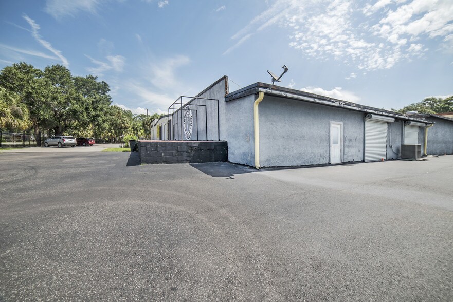 More Photos Of 4214 W Virginia Ave, Tampa Warehouse For Lease