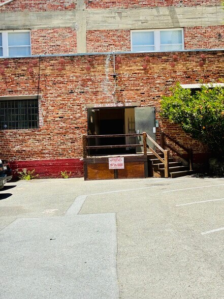 More Photos Of 2141 Mission St, San Francisco Loft Creative Space For Lease