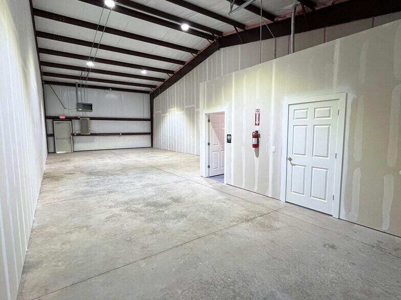 More Photos Of 5000 SW 20th Street, Oklahoma City Industrial For Sale