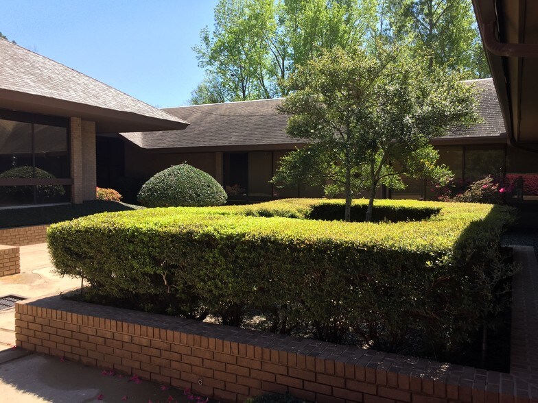 More Photos Of 1121 E Southeast Loop 323, Tyler Office Residential For Lease