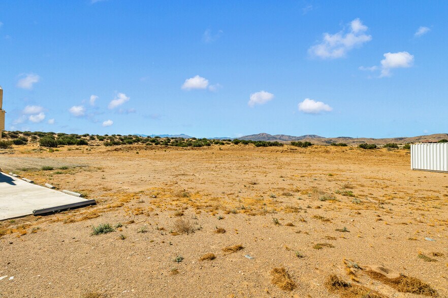 More Photos Of 2660 Pearblossom Hwy, Palmdale Office Residential For Sale