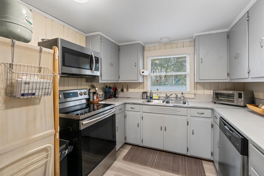 More Photos Of 6692 Valwood Rd, Conover Specialty For Sale