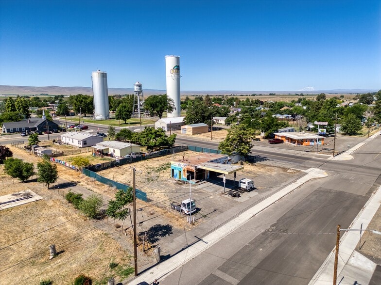 More Photos Of 404 South St, Mabton Service Station For Sale