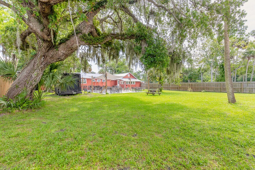 More Photos Of 1001 Canal St, New Smyrna Beach Freestanding For Sale