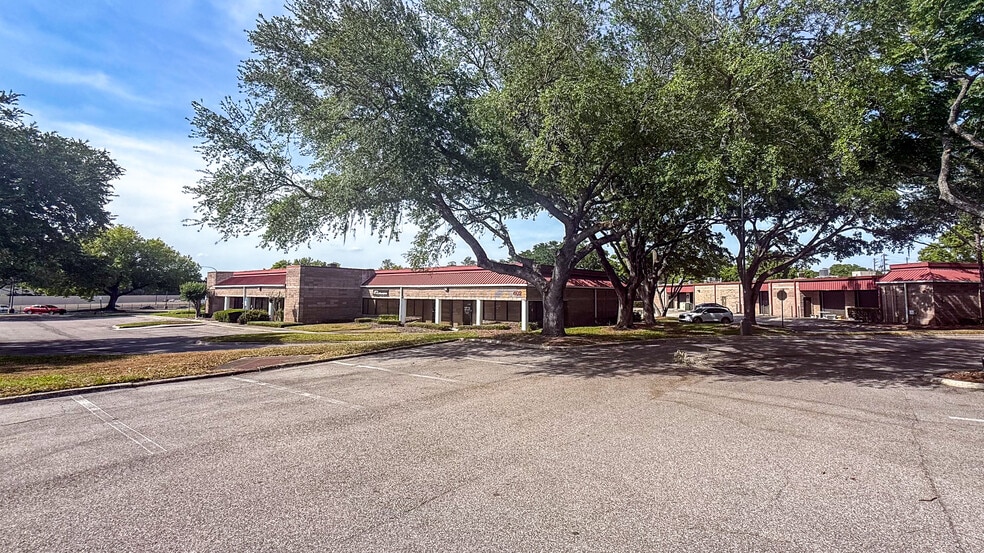 More Photos Of 528 Northlake Blvd, Altamonte Springs Unknown For Lease