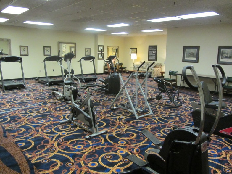 More Photos Of 1000 Fifth Ave, Huntington Medical For Lease