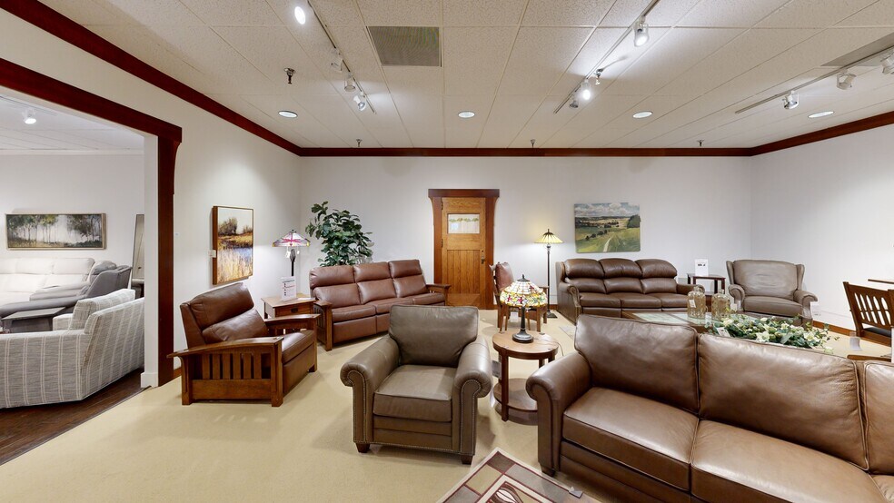 More Photos Of 151 Wolf Rd, Colonie Freestanding For Sale