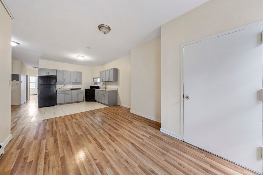 More Photos Of 11710 Jamaica Ave, Richmond Hill Apartments For Sale