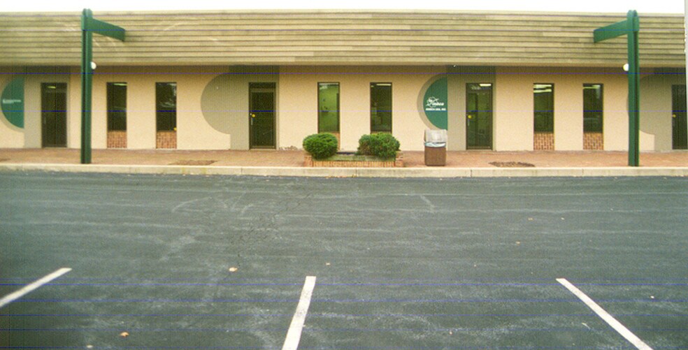 More Photos Of 1861 Charter Ln, Lancaster Office For Lease