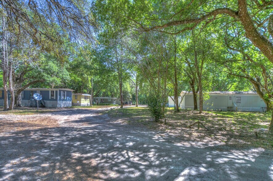 More Photos Of 20303 Old Somerset Acres Ln, Spring Hill Manufactured Housing Mobile Home Park For Sale