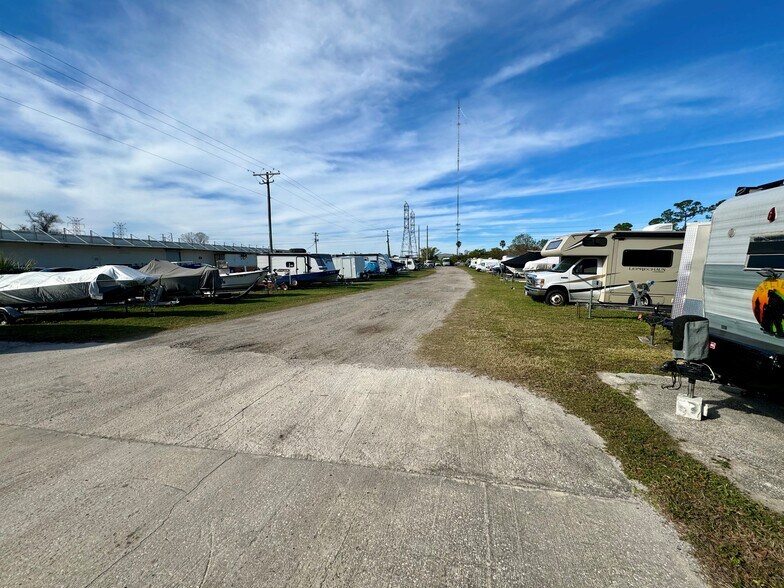 406 Race Track Rd N, Oldsmar, FL 34677 Warehouse For Sale