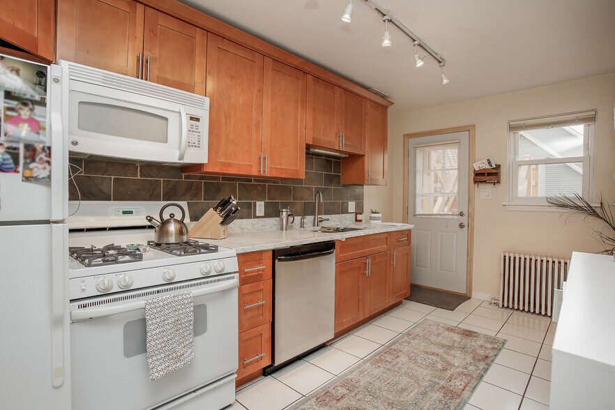 More Photos Of 16-22 E Benton Ave, Naperville Apartments For Sale