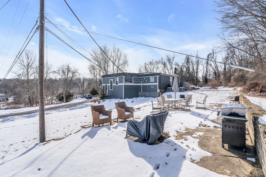 More Photos Of 140 W Main St, Clinton Township Office For Sale