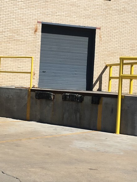 More Photos Of 11418 Reeder Rd, Dallas Warehouse For Lease