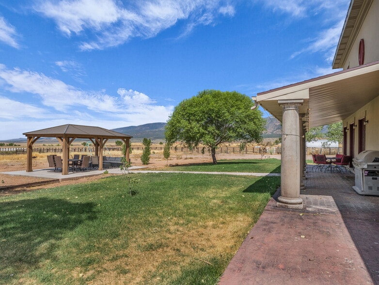 More Photos Of 135 E 200 N, Kanosh Hospitality For Sale