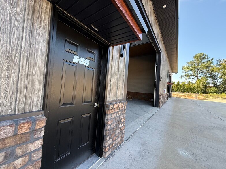 More Photos Of 144 McCrary Rd, Mooresville Industrial For Sale