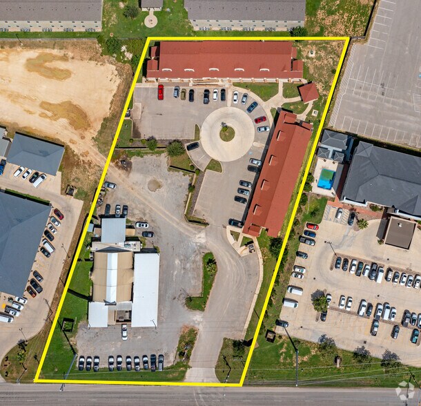 More Photos Of 2420 N 1st St, Carrizo Springs Apartments For Sale