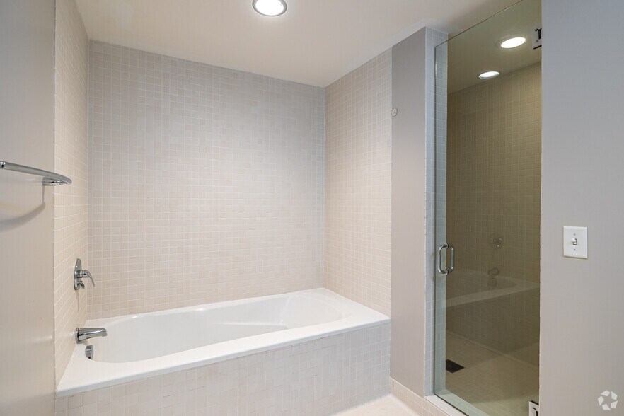 More Photos Of 909 Walnut St, Kansas City Apartments For Lease