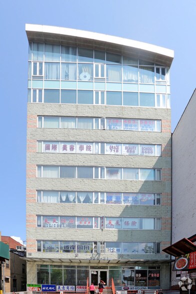 More Photos Of 13631 41st Ave, Flushing Office For Lease