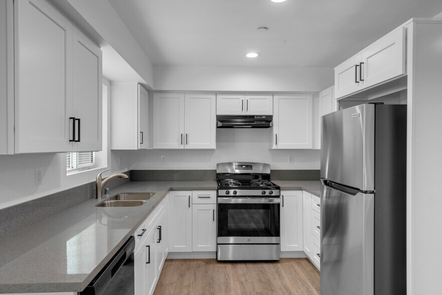 More Photos Of 2042 E El Segundo Blvd, Compton Apartments For Sale