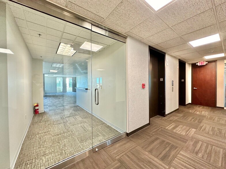 More Photos Of 8001 Broadway, Merrillville Office For Lease
