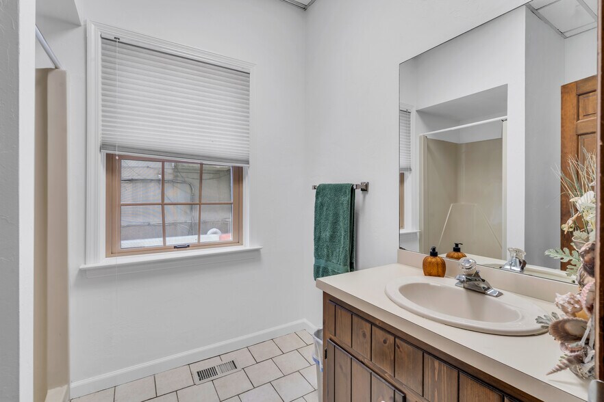 More Photos Of 800 The Plaza, Sea Girt Office For Sale