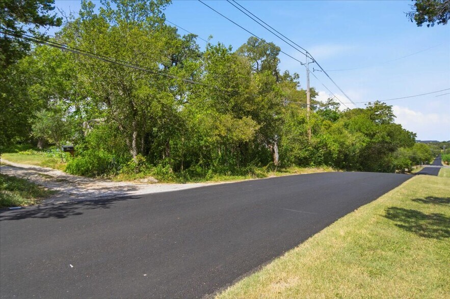 More Photos Of 2907 Cameron Loop, Austin Land For Sale