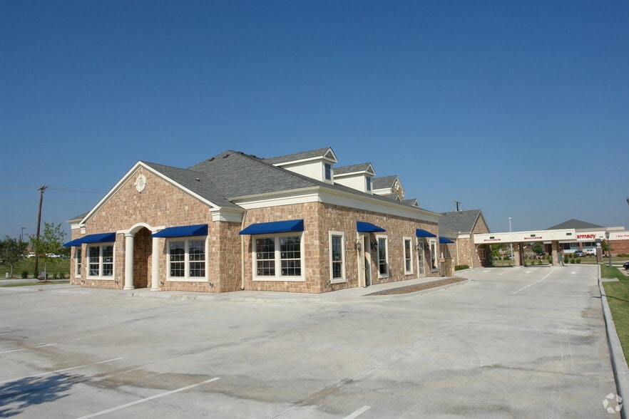 More Photos Of 2170 Matlock Rd, Mansfield Storefront Retail Office For Lease