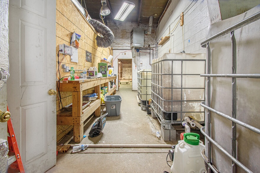 More Photos Of 10415 Fenkell St, Detroit Freestanding For Sale