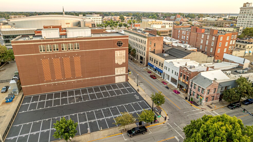 More Photos Of 528 Main St, Evansville Office For Sale