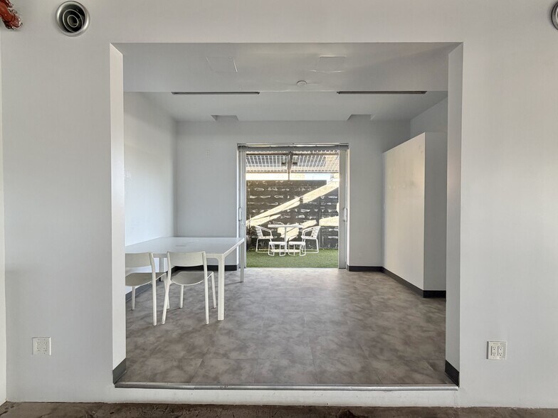 More Photos Of 1920 Olympic Blvd, Santa Monica Loft Creative Space For Lease