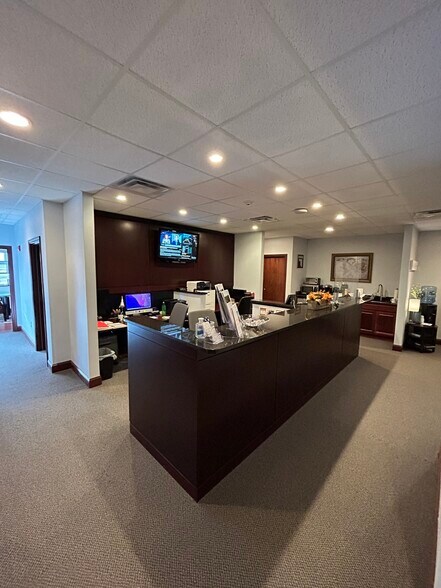 More Photos Of 197-199 Warren Ave, East Providence Office For Lease