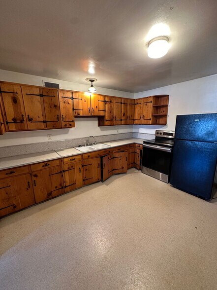 More Photos Of 10 SW 1st St, Christiansburg Apartments For Sale