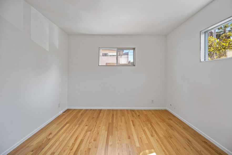 More Photos Of 502 Westminster ave, Venice Apartments For Sale