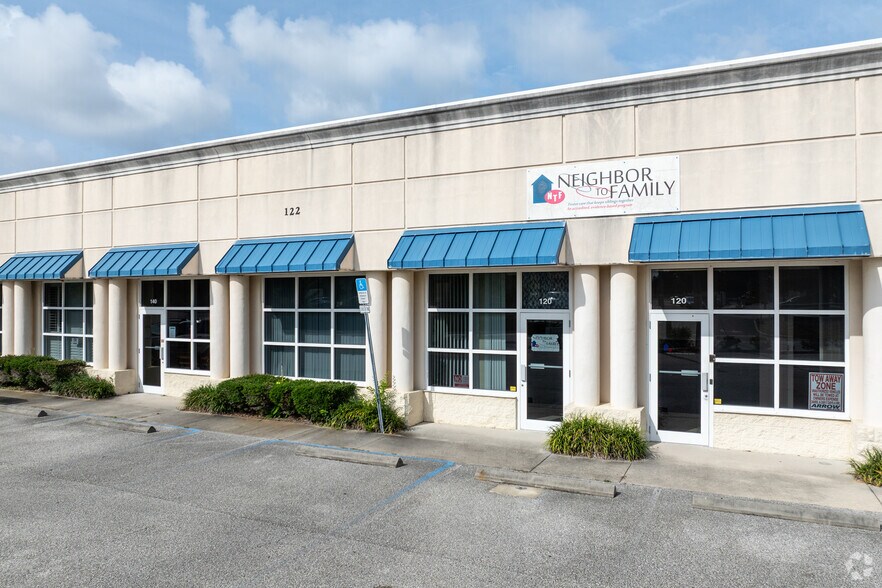 More Photos Of 122 S Segrave St, Daytona Beach Office For Sale