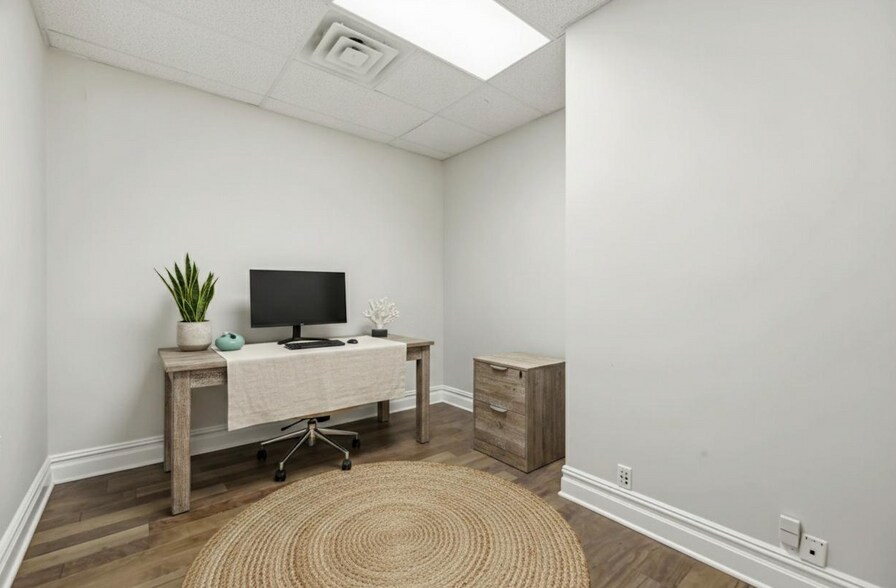 More Photos Of 802 W Park Ave, Ocean Office For Lease