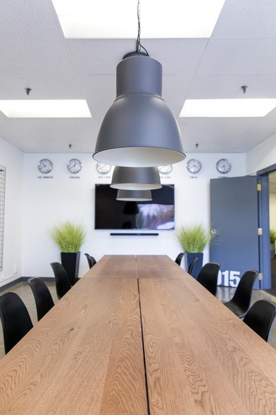 More Photos Of 6700-6800 NE 59th Pl, Portland Warehouse For Lease