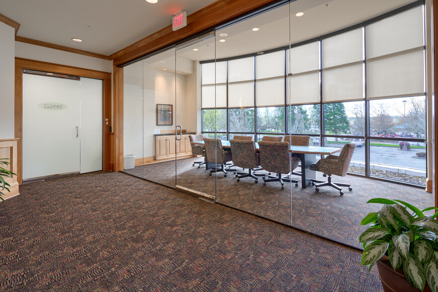 More Photos Of 16821 SE McGillivray Blvd, Vancouver Office For Lease