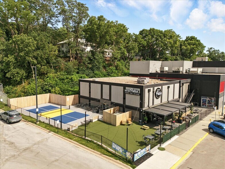 More Photos Of 7 S 4th St, Council Bluffs Health Club For Sale