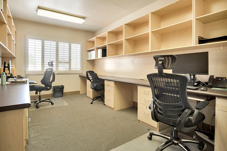 More Photos Of 439 N Maclay Ave, San Fernando Office For Sale