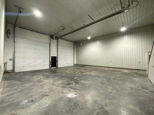 More Photos Of 1010 12 Av, Coaldale Flex For Lease